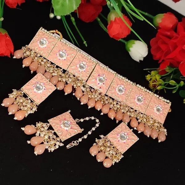 Trending choker store set