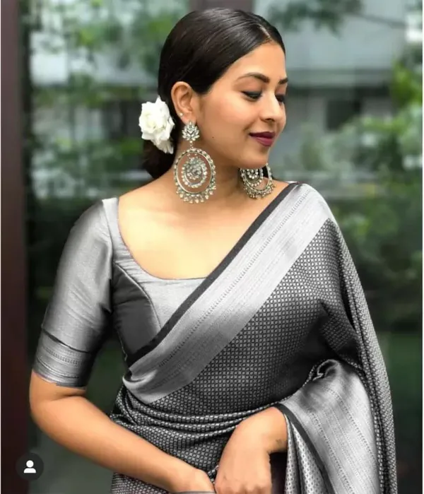 Fancy Embellished Grey and Black Coloured Silk Blend Saree with Blouse  Piece - Springkart at Rs 1075.00, Hyderabad | ID: 2852686018397