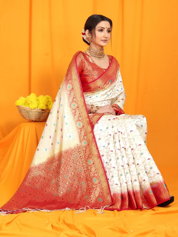 Amazon.com: KNETLI Banarasi Art Silk Saree for Women Traditional Zari work  With Unstitched Blouse : Clothing, Shoes & Jewelry